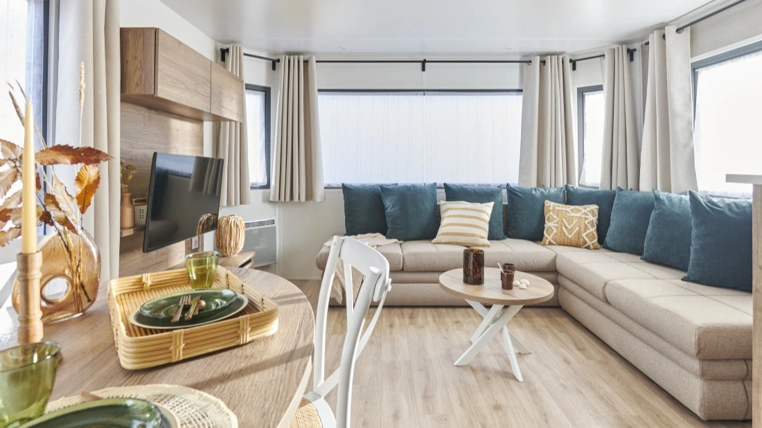 S&eacute;jour et salon mobilhome EL1153