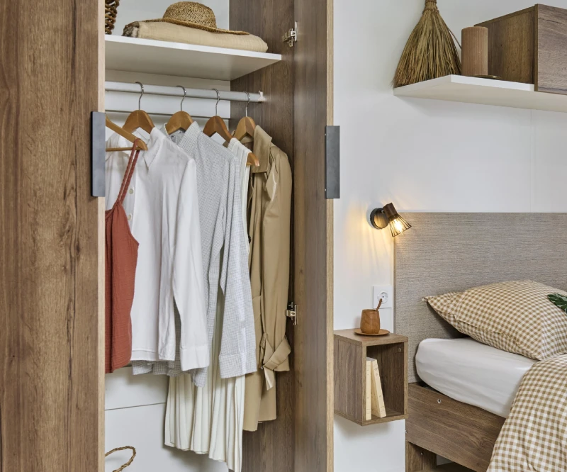 ER1210P - Zoom armoire chambre parentale